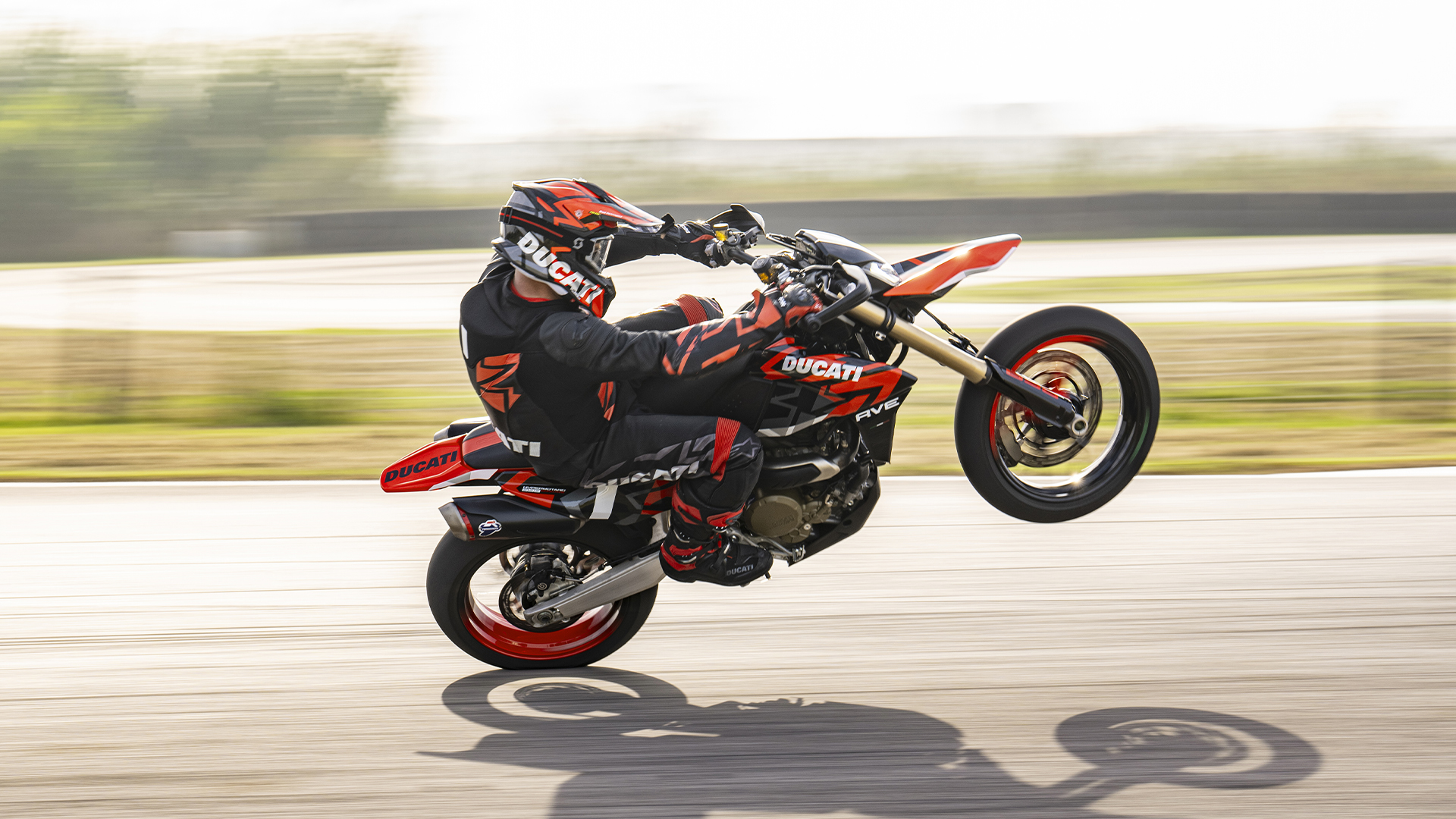 Ducati-Hypermotard-Mono-DWP24-Overview-gallery-1920x1080-01 (1)